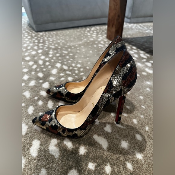 Christian Loubition Sequins Cheetah Pumps. Size 38 - Picture 10 of 13